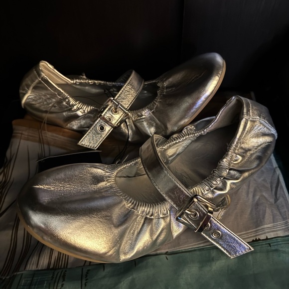 Metallic ballerina flats with buckle detail - Picture 4 of 5